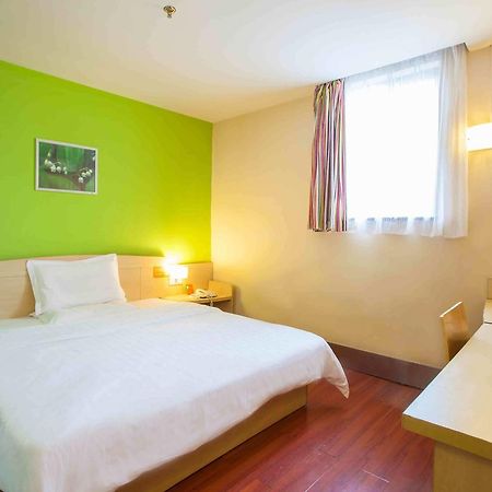 7Days Inn Foshan Shunde Ronggui Xiao Huangpu Quarto foto
